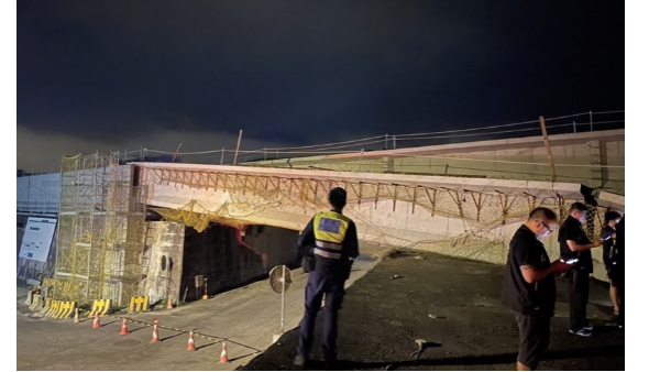 【臺灣79級地震來襲】據(jù)報道臺灣花蓮、臺東發(fā)生79級地震,導致巨石從500米山體滑落！