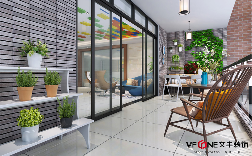 哪些類型的玻璃適合作為辦公室墻面材料？